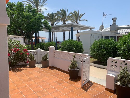 Strand-Bungalow in Torrox Costa – Perfektes Familienrefugium