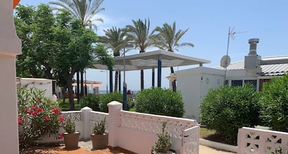 Strand-Bungalow in Torrox Costa – Perfektes Familienrefugium