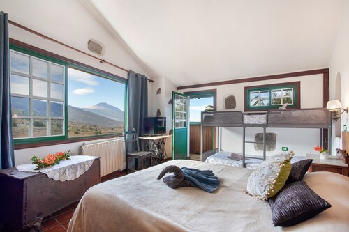 Vacation Home 'Casa Rural Suerteluna' with Sea View, Private Pool and Wi-Fi