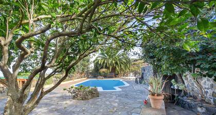 Ferienhaus 'Casa Rural Suerteluna' mit Meerblick, Privatem Pool und WLAN