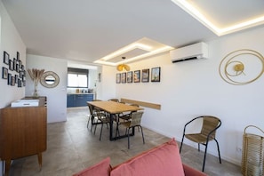 Dining - Clair de Lune" house by the sea (Narbonne plage)