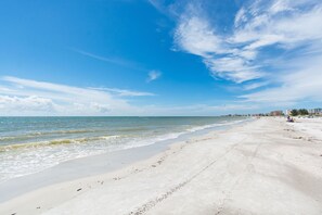 Beach nearby - 1 Bedroom 1 Bath Madeira Beach Yacht Club #159F (Madeira Beach)