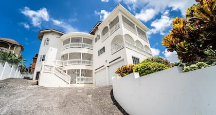 Skyline Suites, Queen, Ocean Views 1 Bedroom Condo by RedAwning