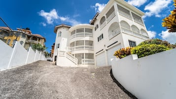 Condo, 2 Bedrooms | Exterior
