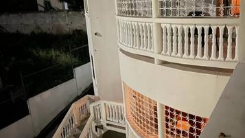 Condo, 2 Bedrooms | Property grounds