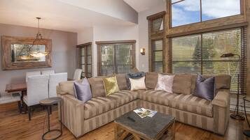 Townhome, 4 Bedrooms | Living area