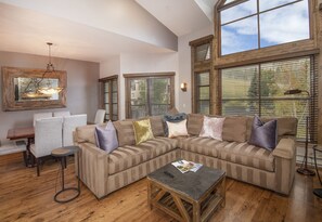 Casa geminada, 4 quartos | Área de estar