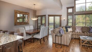 Casa de ciudad, 4 habitaciones | Área de sala de estar