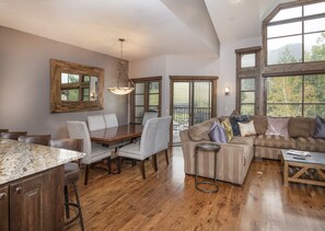 Townhouse, 4 soverom | Oppholdsområde