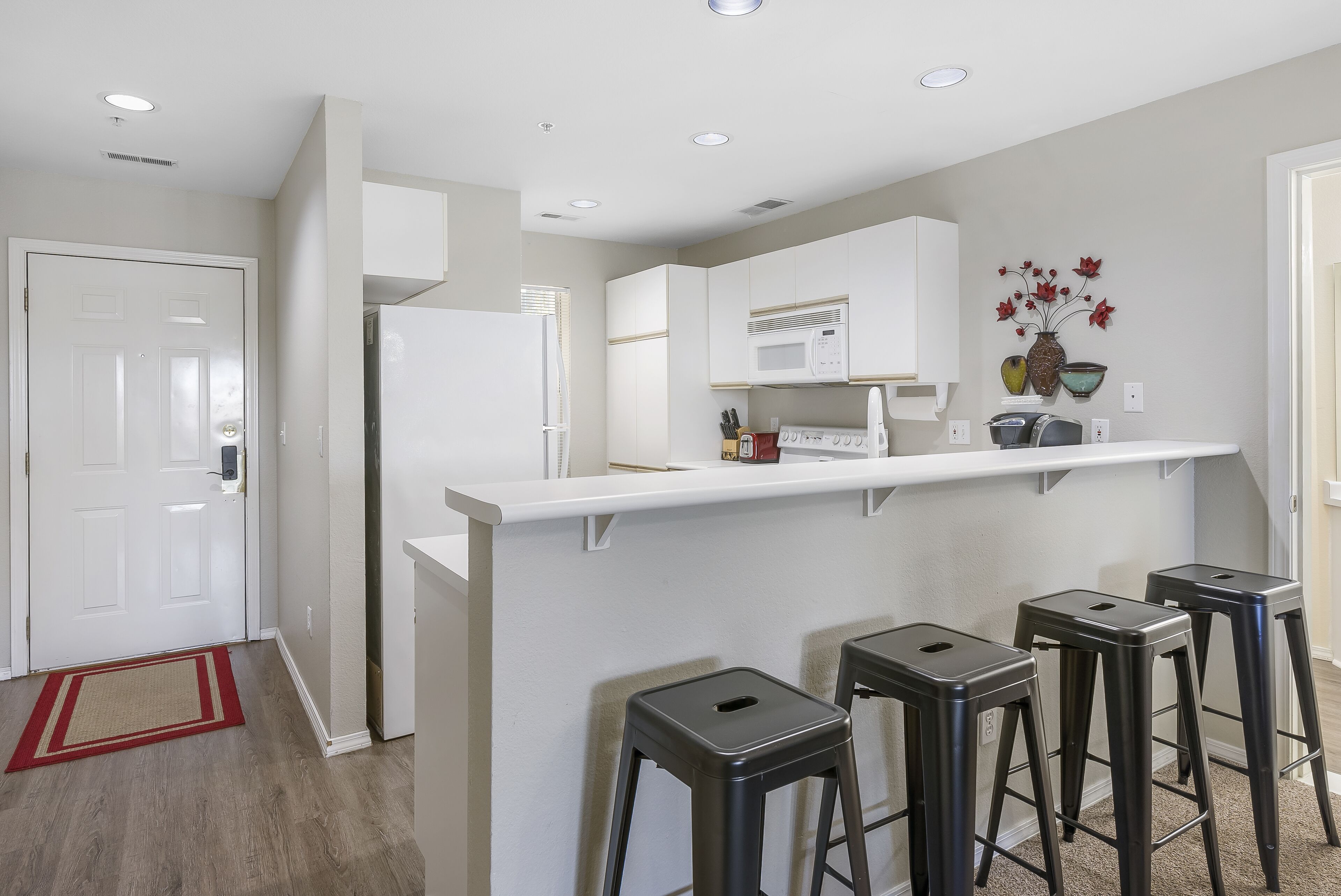 Condo, Multiple Beds, Jetted Tub | Private kitchen | Fridge, microwave, oven, stovetop