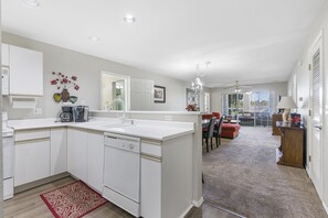 Condo, Multiple Beds, Jetted Tub | Private kitchen