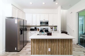 House, Multiple Beds, Pool Access, Pool View (Rum Runners and Margaritas) | Private kitchen | Fridge, microwave, oven, stovetop - Rum Runners and Margaritas (Kissimmee)