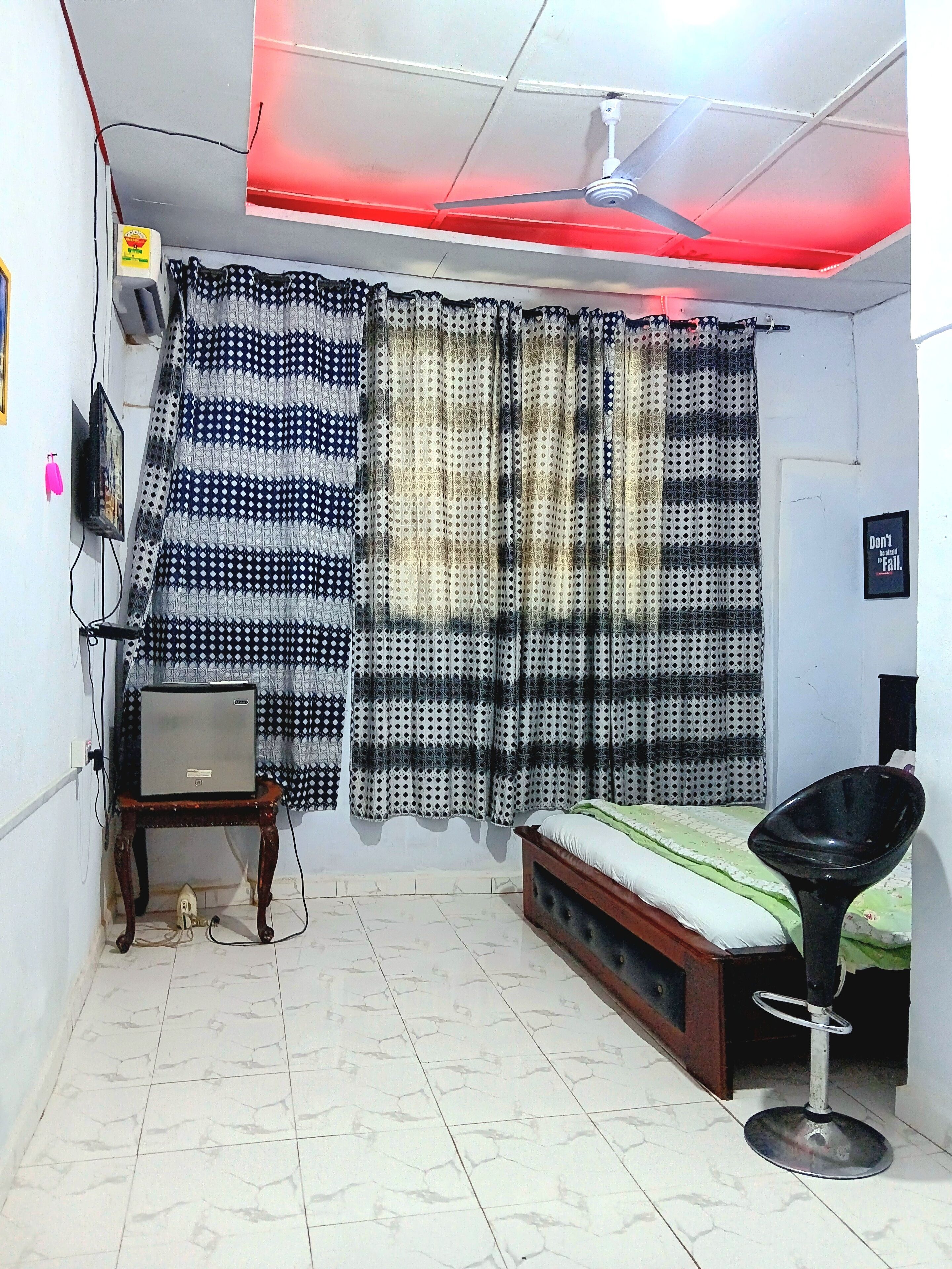 9 bedrooms, in-room safe, desk, iron/ironing board