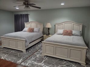 7 bedrooms, desk, iron/ironing board, travel cot