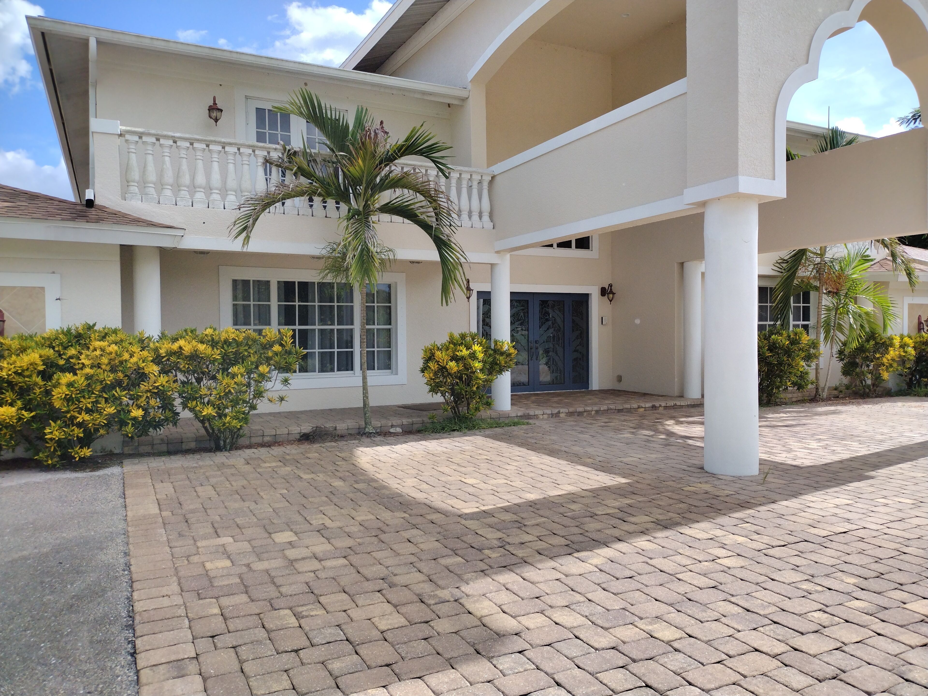 Bella Vita in Naples, 7 Bdrm 7 bath, heated pool, beautiful gardens, golf, beach