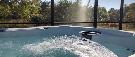 Bain à remous extérieur