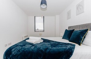 2 chambres, fer et planche à repasser, Wi-Fi gratuit, draps fournis