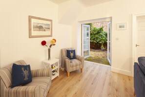 TV - Beachside Cottage, Minehead (Minehead)