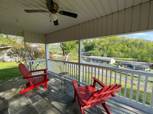 Walk to the Casino! Wifi available & Motorcycle Friendly