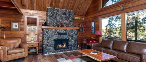 Smart TV, fireplace, DVD player, ping pong