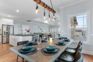 Dining - North Myrtle Beach 5BR | Ocean Views | Walk to Sand & Shops (North Myrtle Beach)