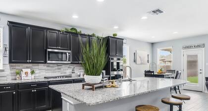 A Night at the Cinema 5 bedrooms, 2.5 bathroom. Theater room and game room