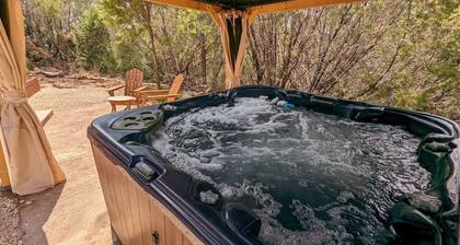 Magnolia - Hot Tub Gazebo - City Escapes Cabins