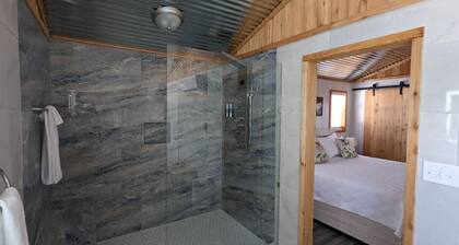 Magnolia - Hot Tub Gazebo - City Escapes Cabins
