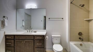 Condo, Multiple Beds, Kitchen | Bathroom | Hair dryer, towels