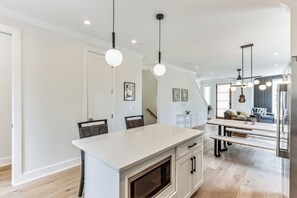 Townhome, Multiple Beds, Kitchen | Private kitchen | Fridge, microwave, oven, stovetop - Nashville Modern Gem (Nashville)