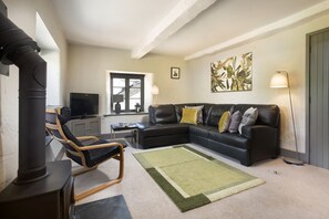 Fireplace - Jontys Cottage - Two Bedroom Apartment, Sleeps 4 (Ambleside)