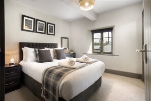 2 bedrooms, iron/ironing board, WiFi, bed sheets - Jontys Cottage - Two Bedroom Apartment, Sleeps 4 (Ambleside)