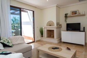 Fireplace - Pine View Falésia Beach by D'Alma Portuguesa (Albufeira)