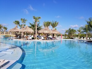 Indoor pool, outdoor pool
