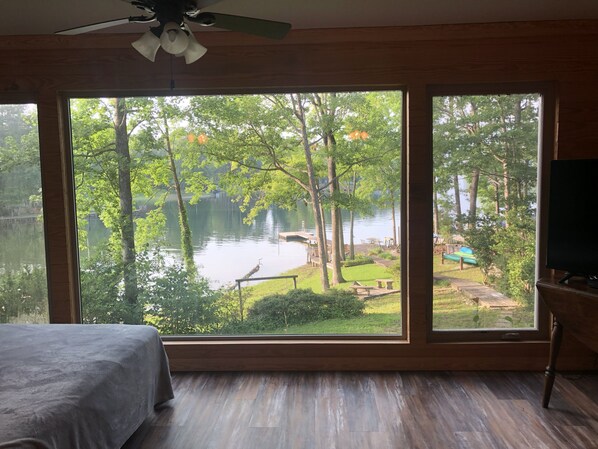 2 bedrooms, WiFi, bed sheets - Skier's Cove Lakehouse (Burkeville)