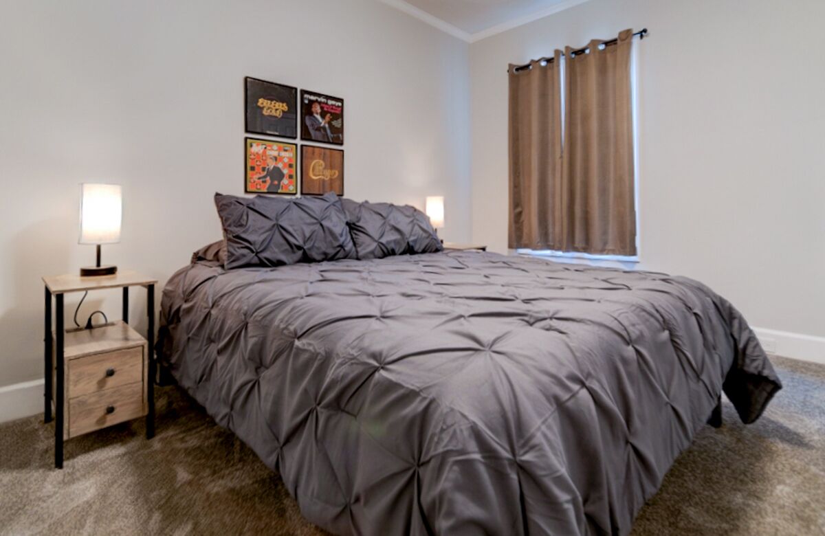 2 Schlafzimmer, Schreibtisch, Bügeleisen/Bügelbrett, WLAN