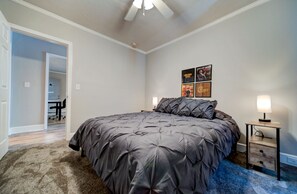 2 bedrooms, desk, iron/ironing board, WiFi