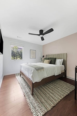 2 habitaciones, escritorio, tabla de planchar con plancha y wifi gratis 