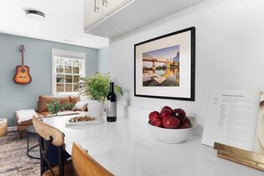 Smart TV, books, offices