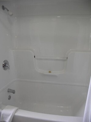 Towels - rainbow inn (Huntsville)