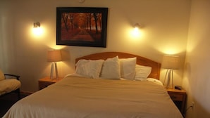WiFi (free), bed sheets - rainbow inn (Huntsville)