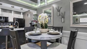 Condo, 1 King Bed with Sofa bed, Balcony, Golf View (Retreat at the Pointe) | Dining