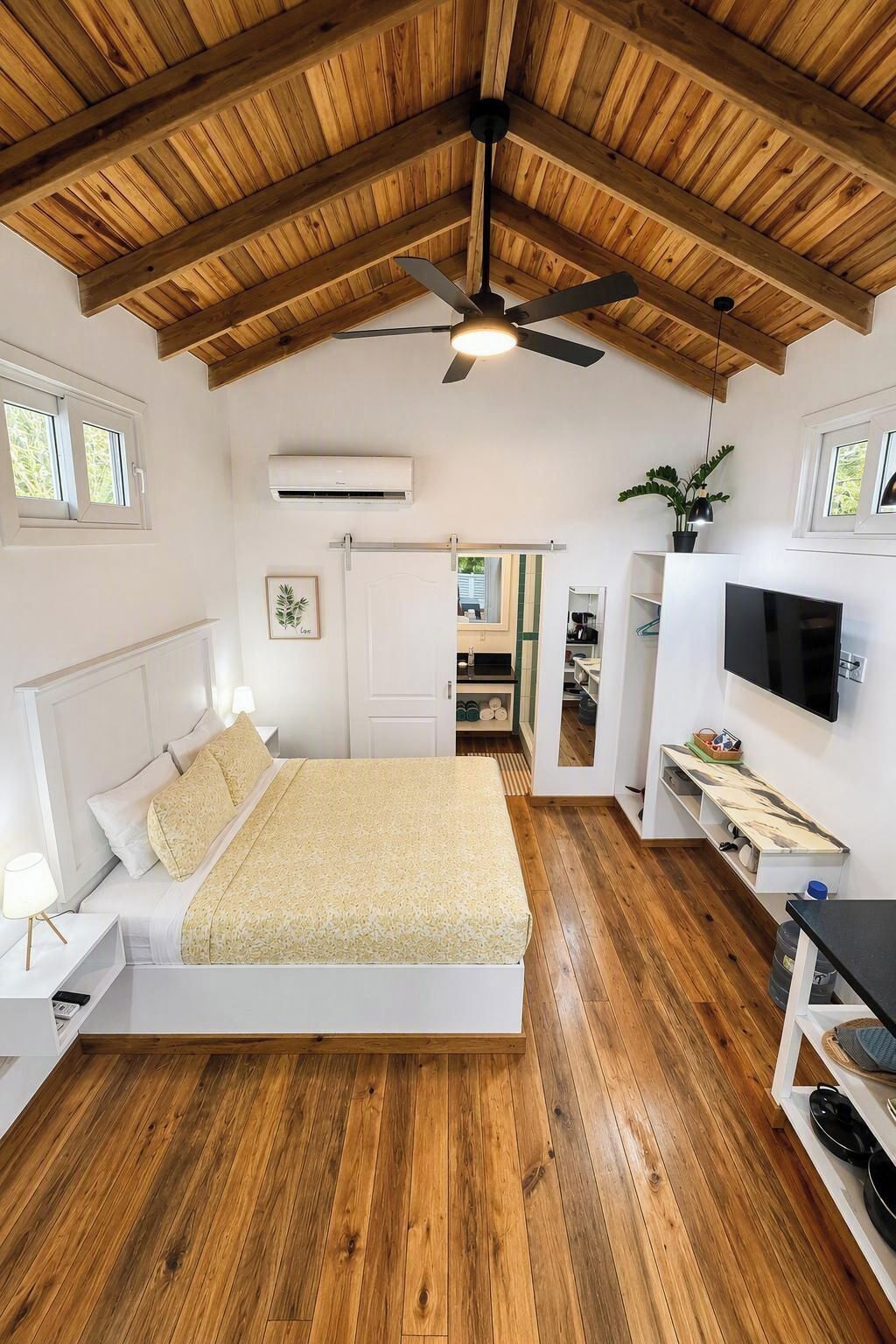 1 dormitorio, tabla de planchar con plancha, wifi gratis y ropa de cama