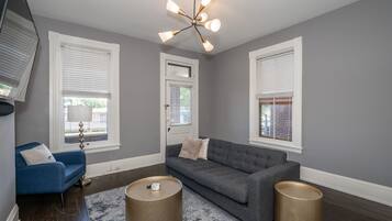 40-inch TV with cable channels