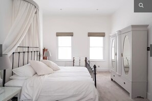 1 chambre, coffres-forts dans les chambres, bureau