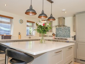 Kühlschrank, Geschirrspüler, Wasserkocher, Toaster