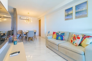 Deluxe Apartment | Living area