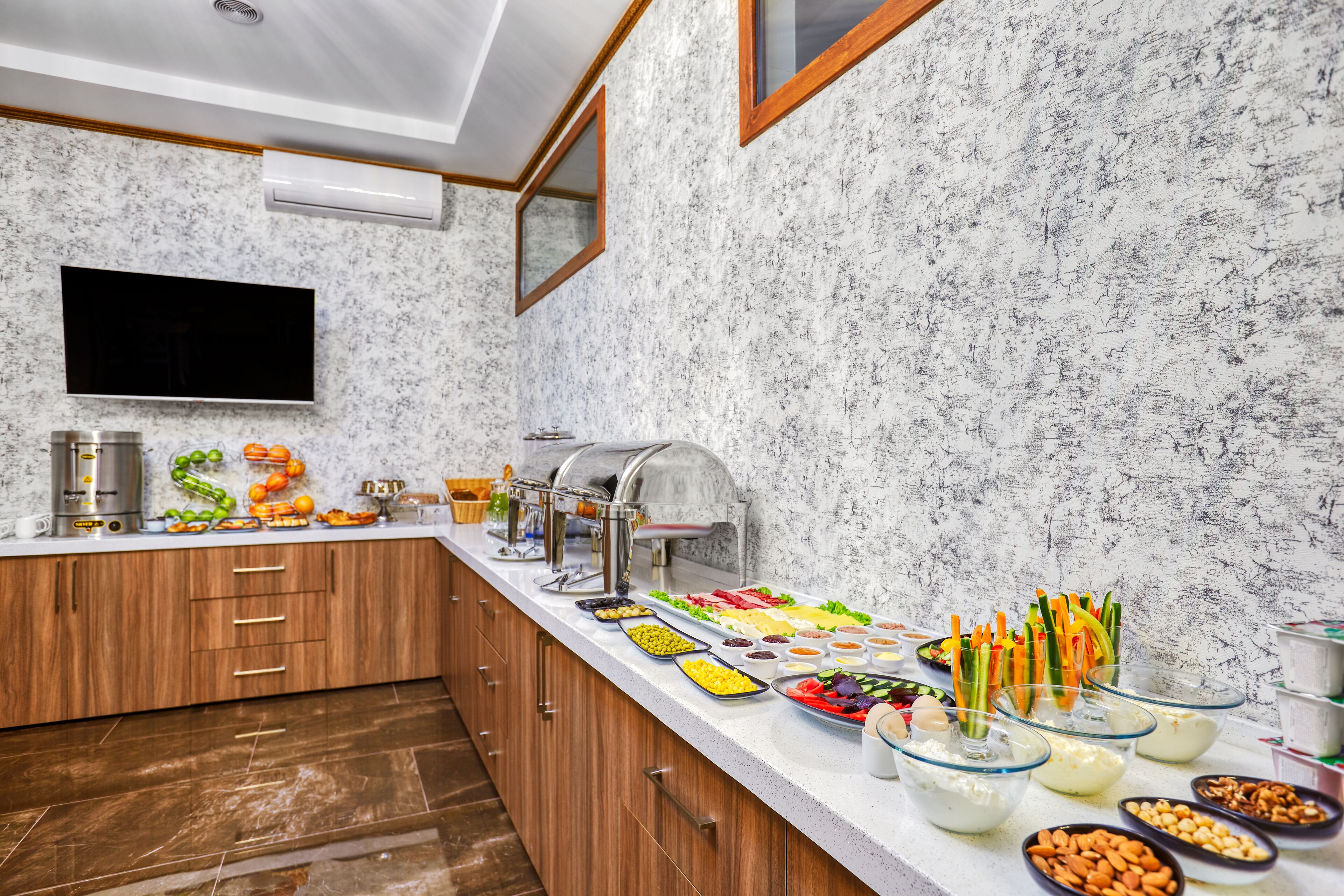 Daily continental breakfast (USD 12 per person)