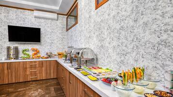 Daily continental breakfast (USD 12 per person)