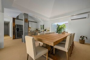 Dining - Colonial Modern Villa Sleep 14-Pool, Palapa, Court (Noord)